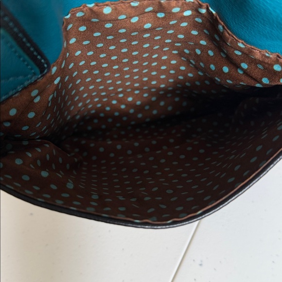 CHALA SWING Pack Smartphone Cross-Body Purse with Purse Charm - Picture 8 of 14